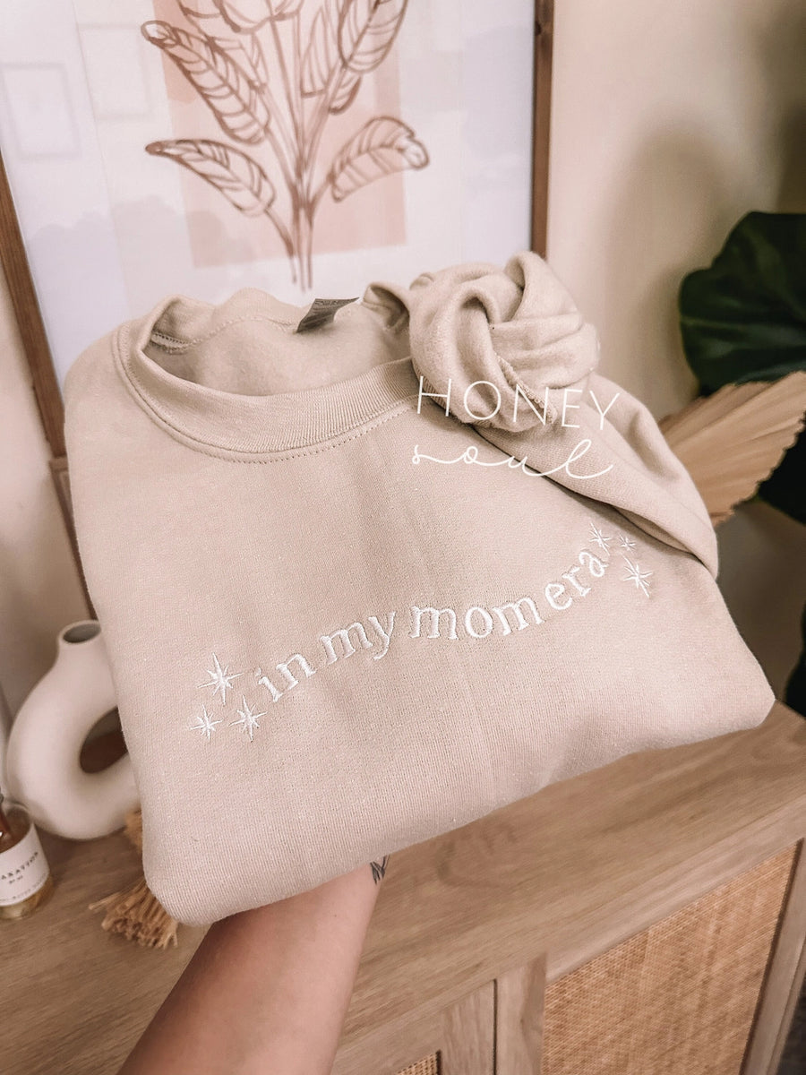 In My Mom Era Embroidered Crewneck | WHITE OR SAND