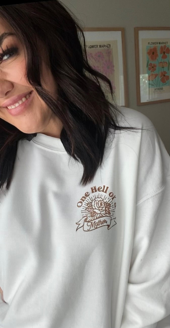 LOLA MAGNOLIA ONE HELL OF A MOTHER WOMEN'S CREWNECK | WHITE/RUST