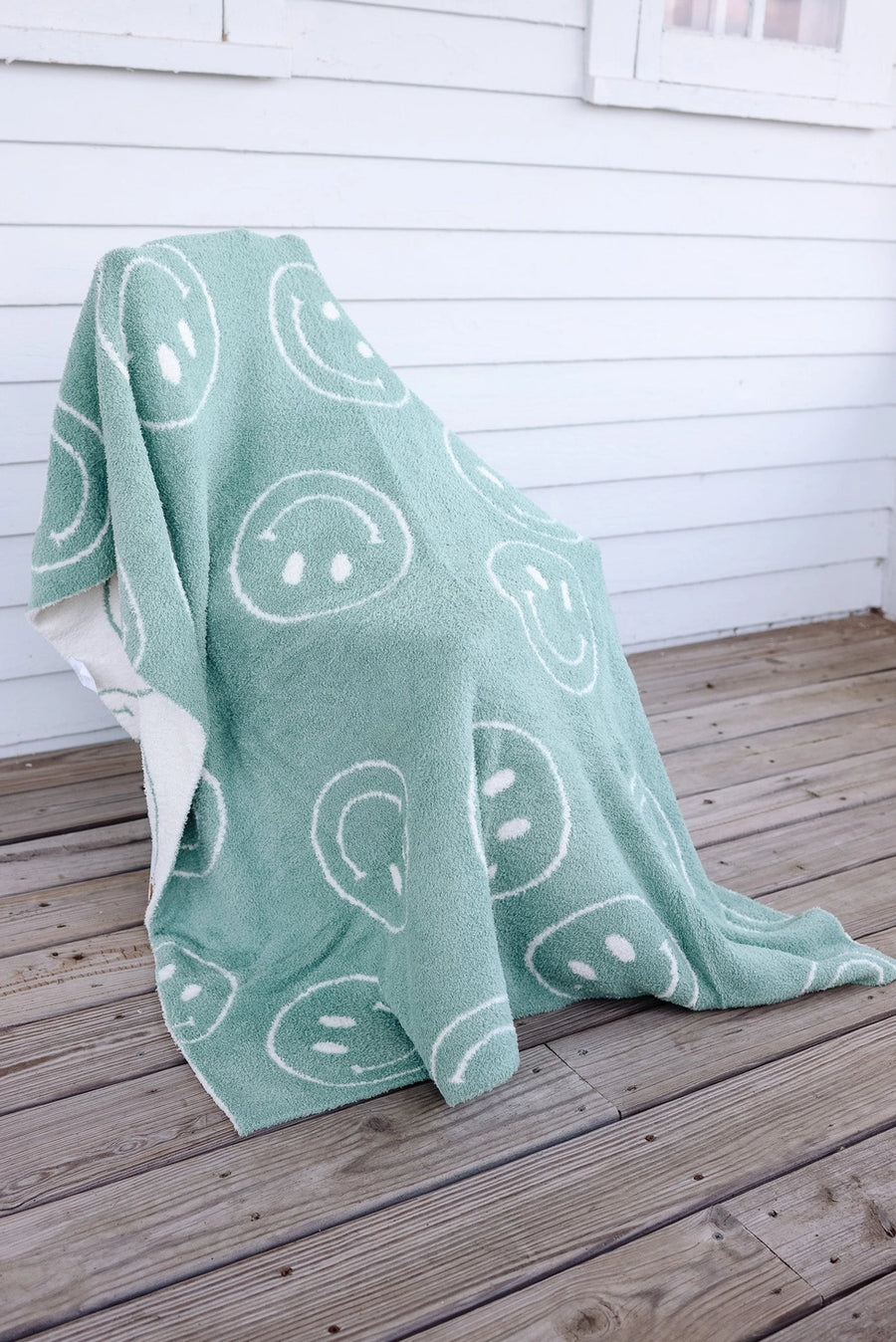 (PRE-ORDER) ALL SMILES CLOUD PLUSH BLANKET | 3 COLORS