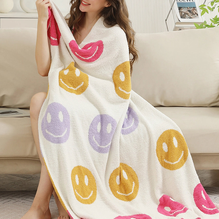 (PRE-ORDER) SMILEY FACE MULTICOLOR PLUSH BLANKET