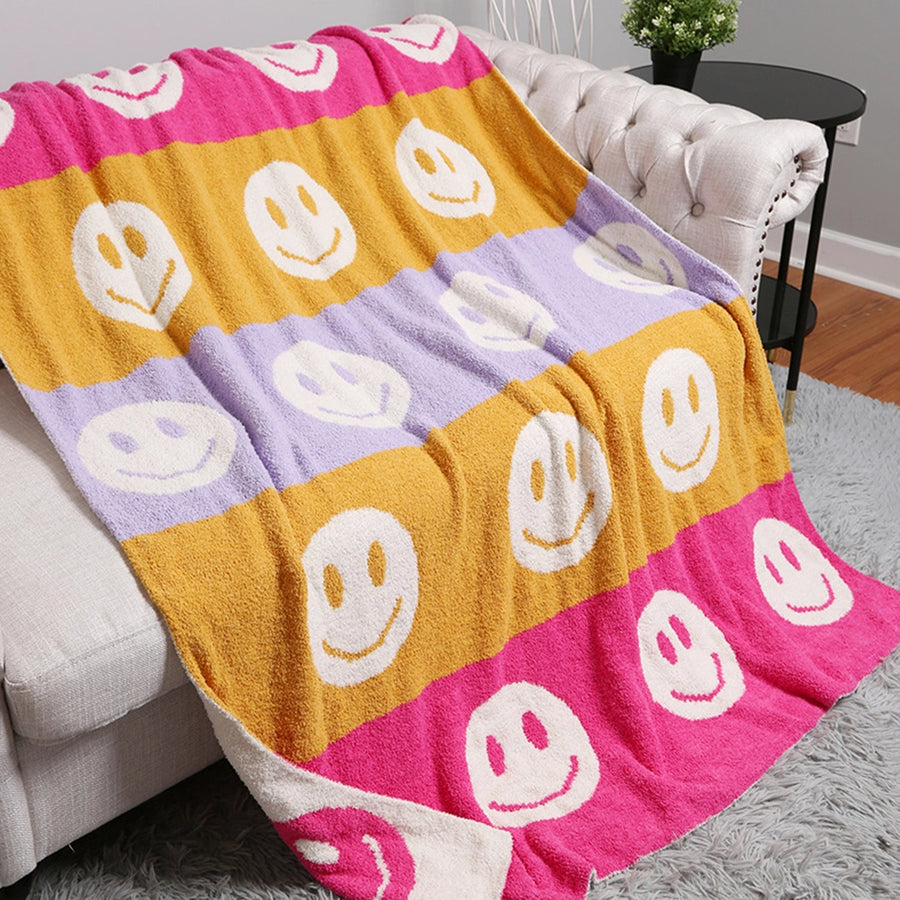 (PRE-ORDER) SMILEY FACE MULTICOLOR PLUSH BLANKET