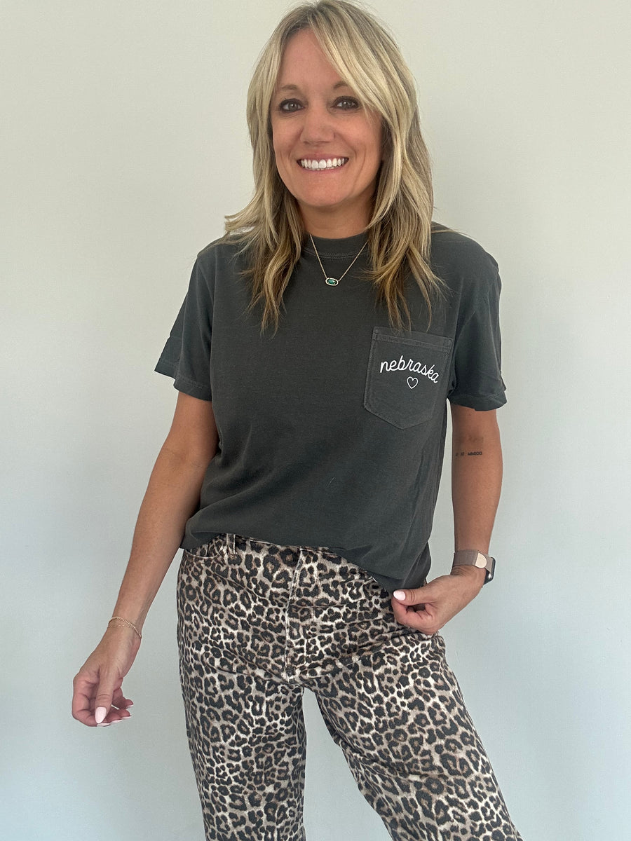 H+H NEBRASKA HEART POCKET TEE | PEPPER