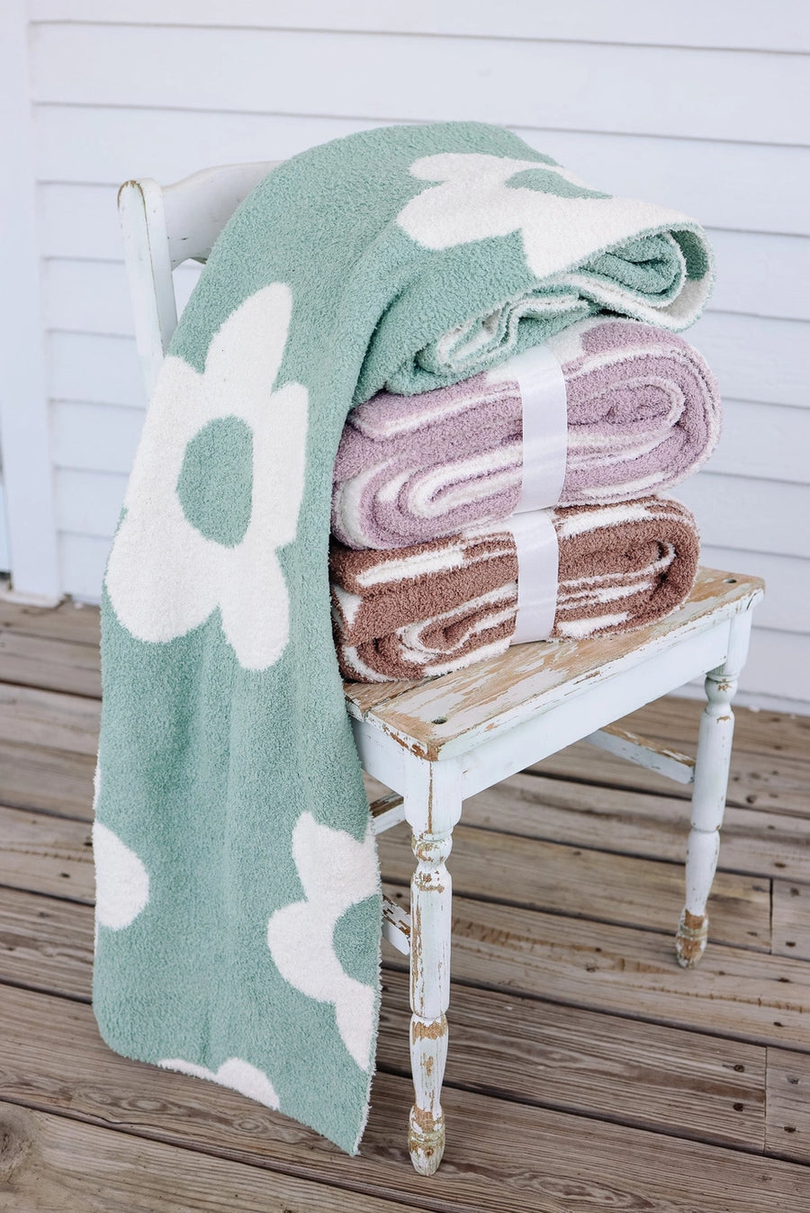 (PRE-ORDER) DAISYS CLOUD PLUSH BLANKET | 3 COLORS