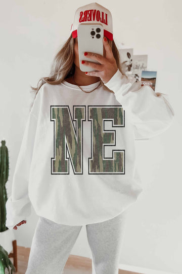 NE CAMO GRAPHIC SWEATSHIRT | WHITE
