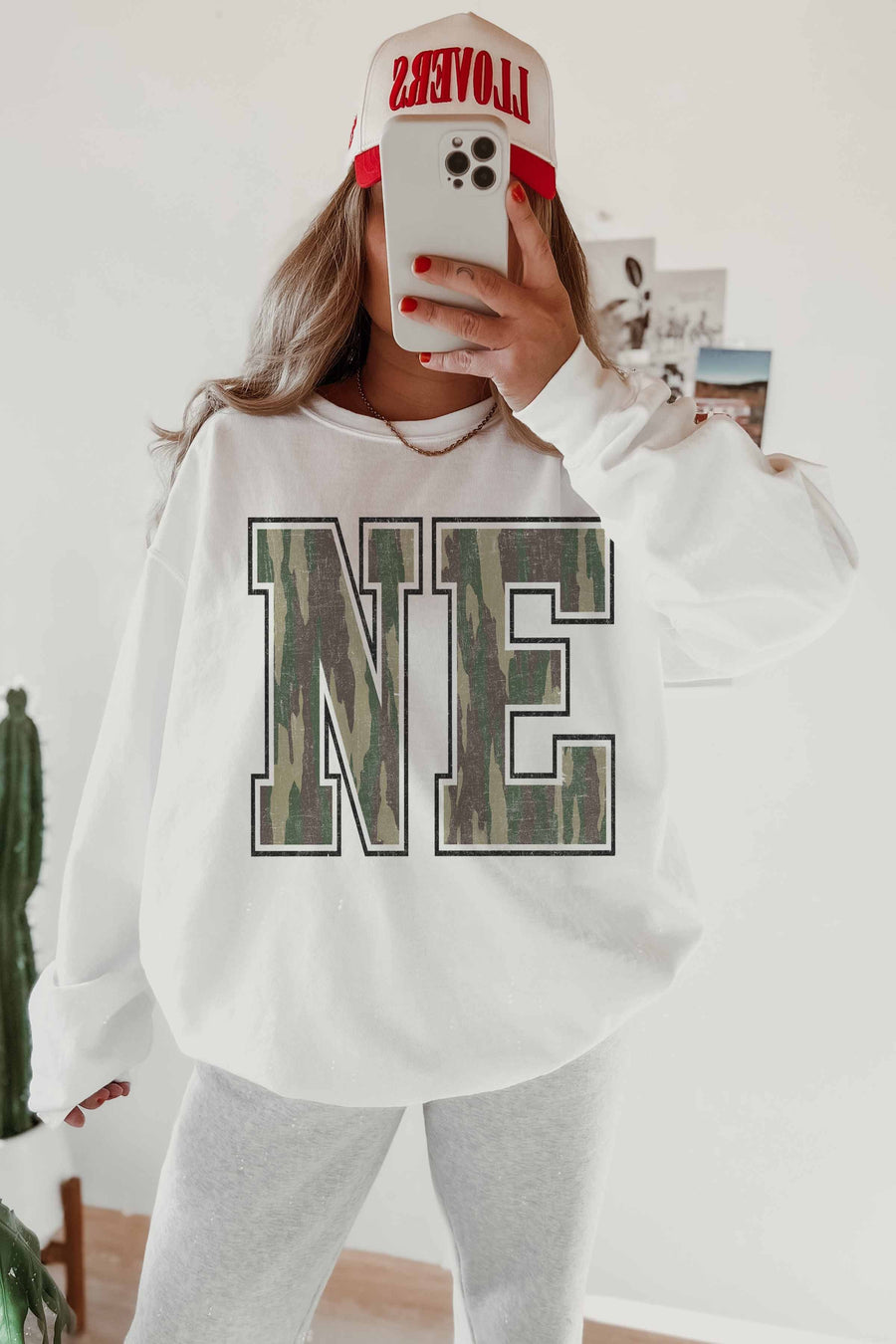 NE CAMO GRAPHIC SWEATSHIRT | WHITE