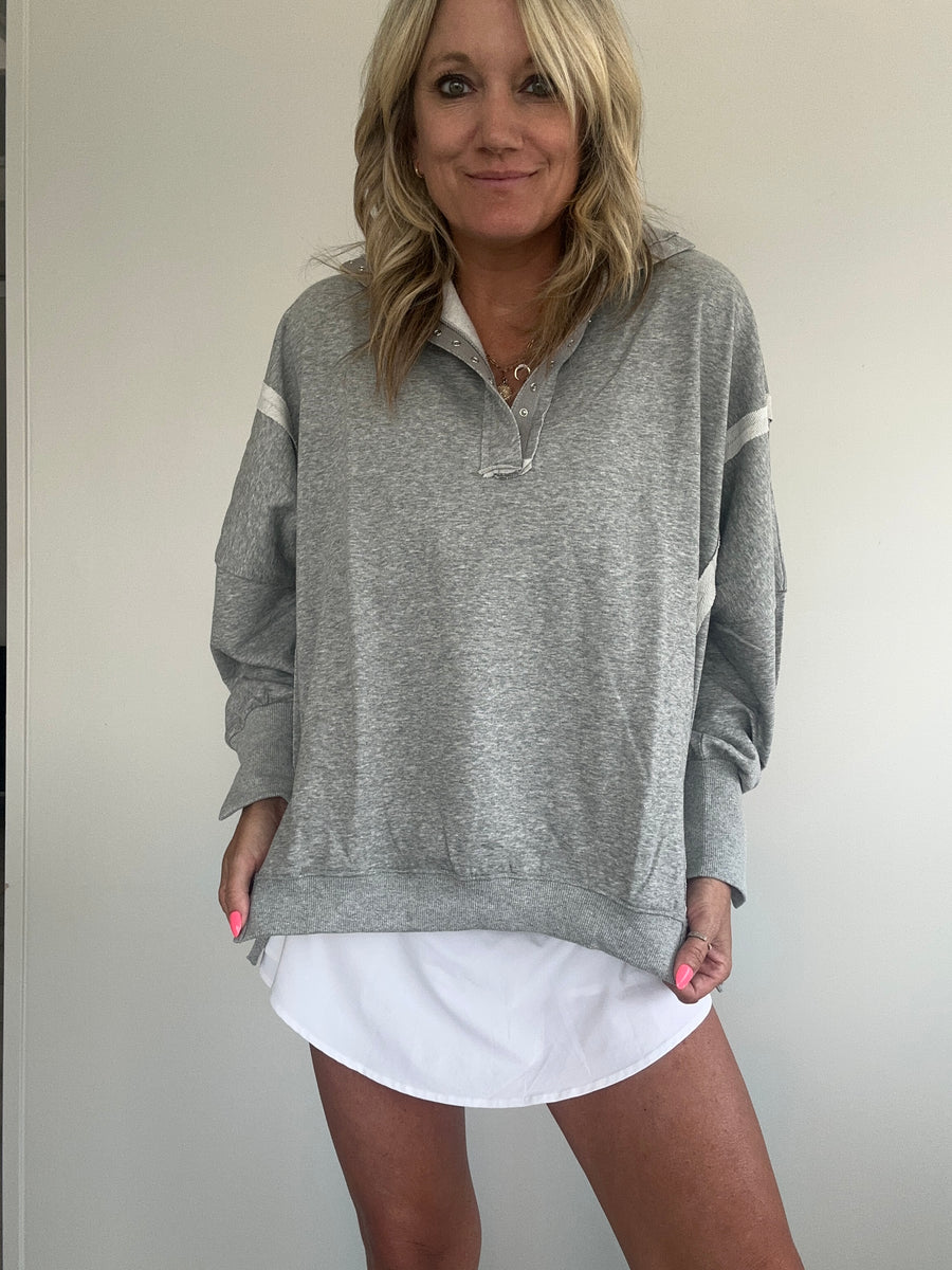 MAYA HENLEY WOMEN'S SWEATSHIRT | HEATHER GRAY
