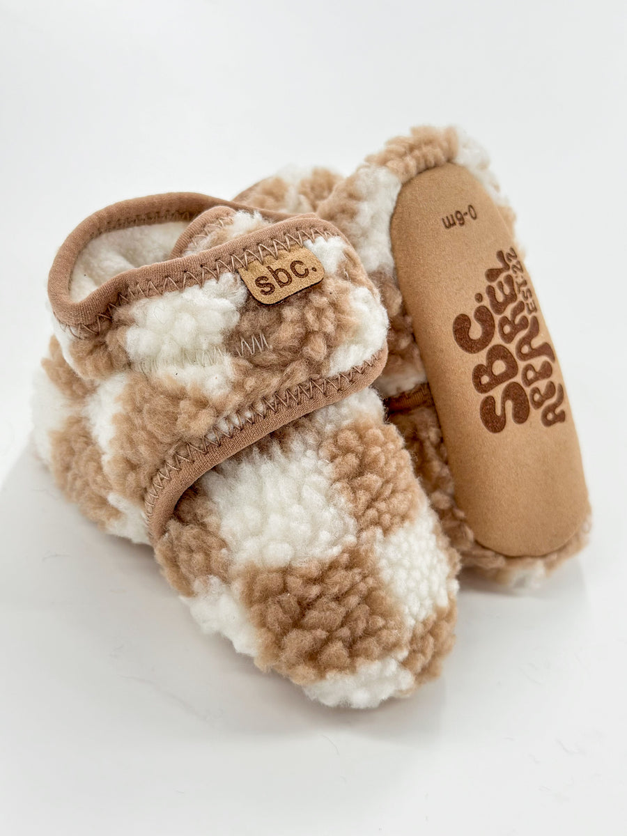 SHORE BABY The Newborn Sherpa Bootie — Camel + White Checkered (COLLECTIVE)