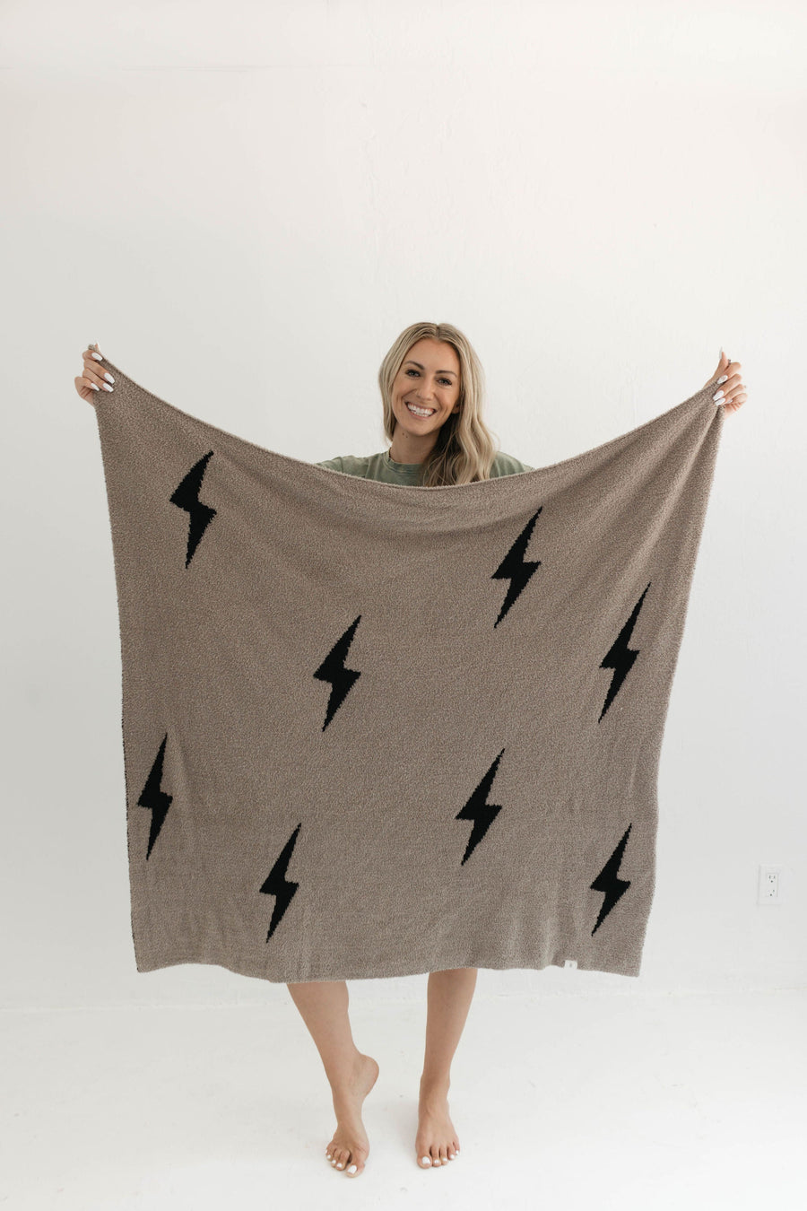 FOREVER FRENCH Lightning Bolt | Plush Blanket (COLLECTIVE)