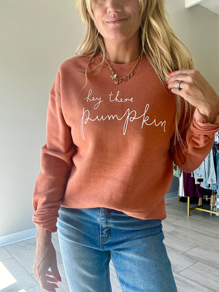 THE OC HEY THERE PUMPKIN GRAPHIC SWEATSHIRT