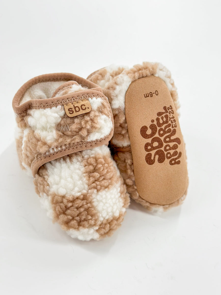 SHORE BABY The Newborn Sherpa Bootie — Camel + White Checkered (COLLECTIVE)