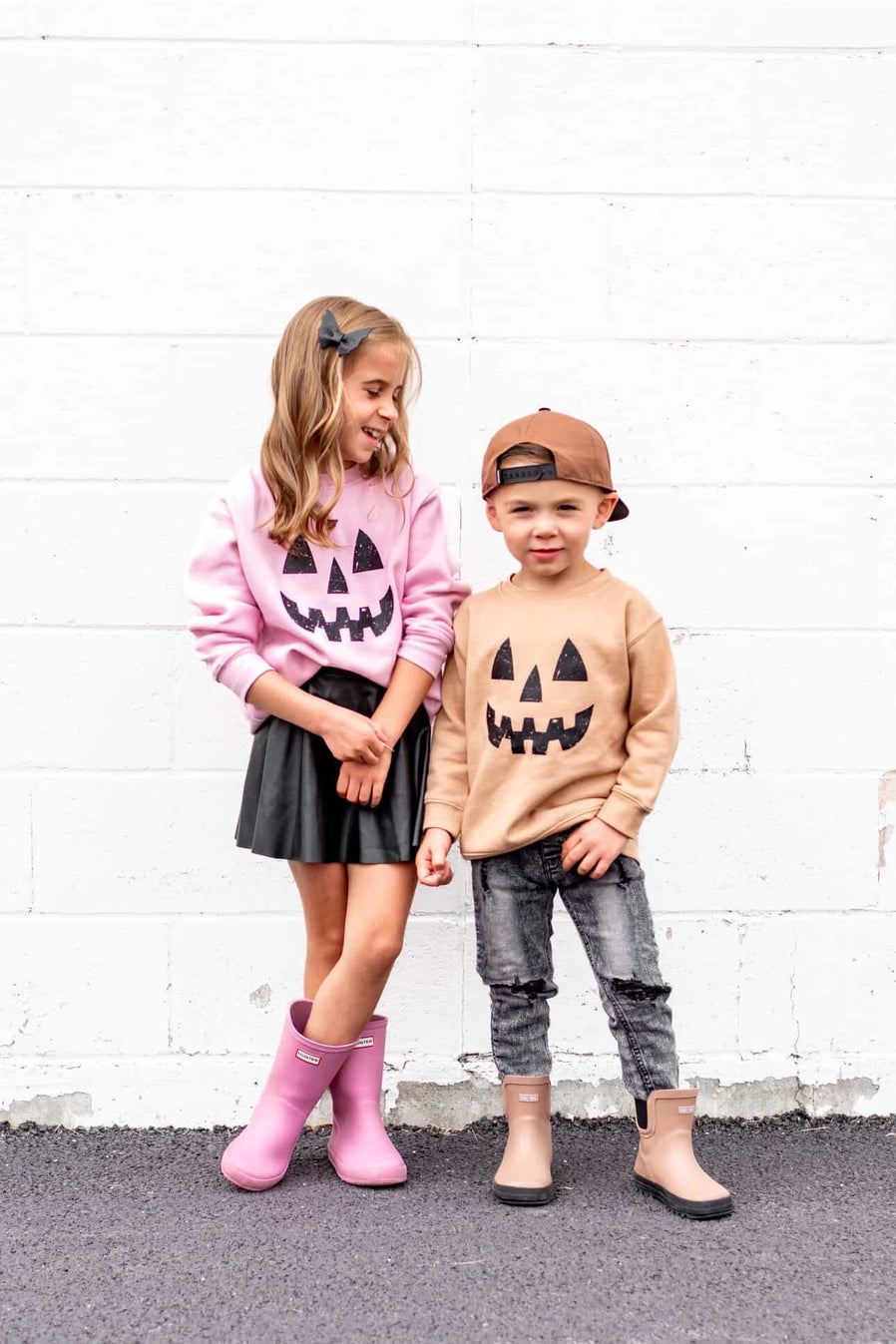 PUMPKIN SMILEY HALLOWEEN SWEATSHIRT | KIDS + BABY | PINK