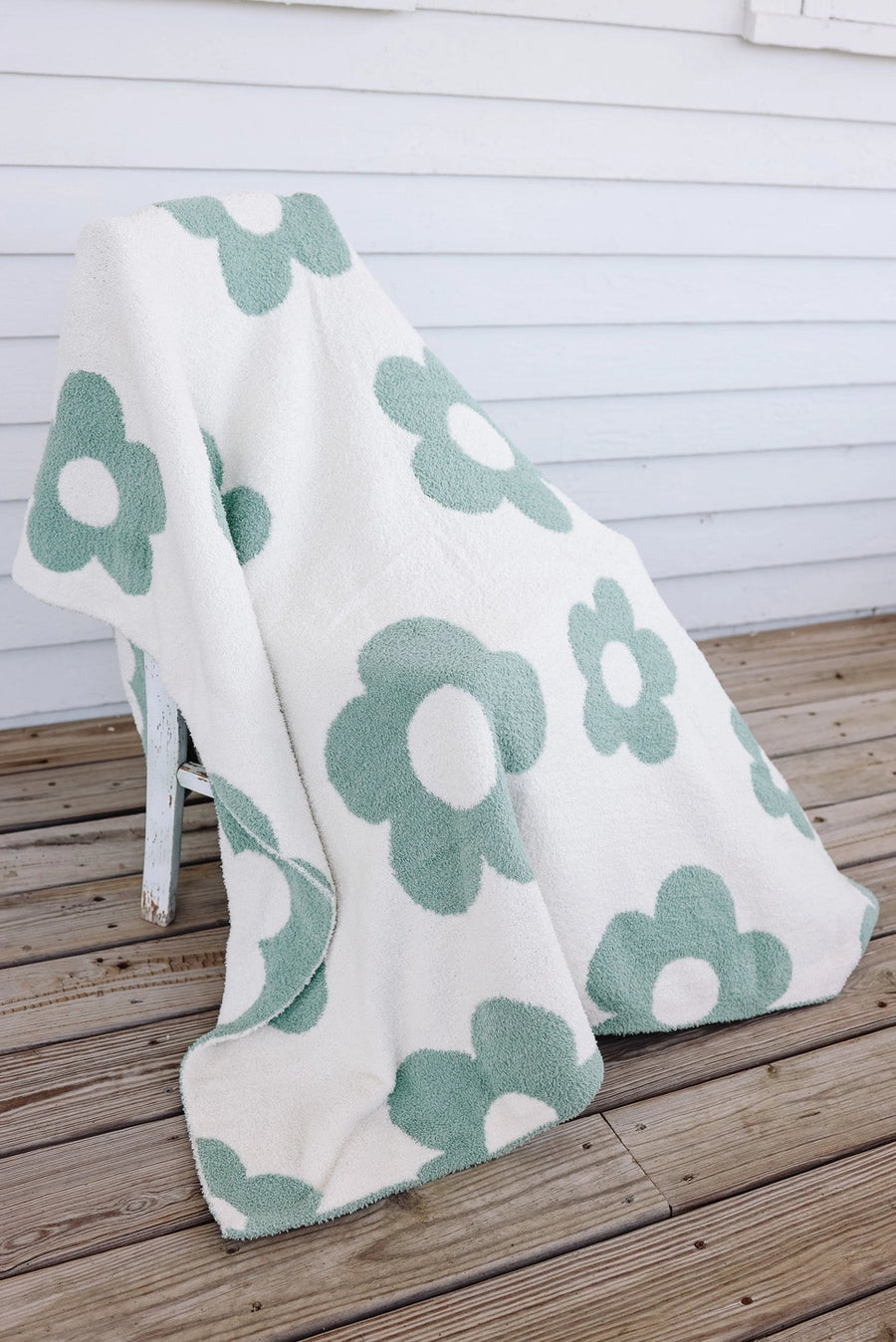 (PRE-ORDER) DAISYS CLOUD PLUSH BLANKET | 3 COLORS