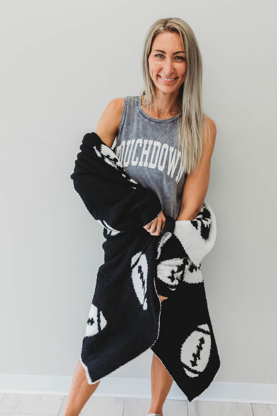 TOUCHDOWN FOOTBALL BLANKET | BLACK