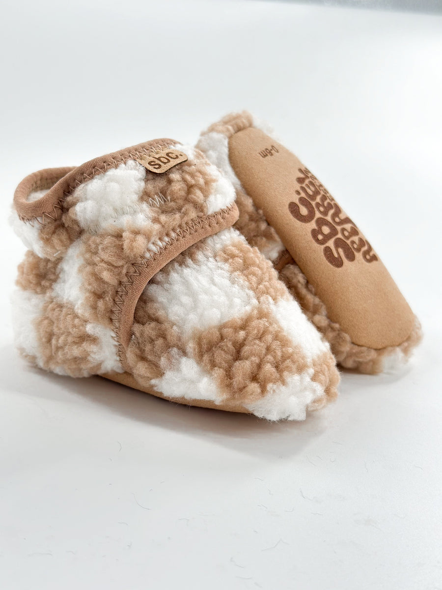 SHORE BABY The Newborn Sherpa Bootie — Camel + White Checkered (COLLECTIVE)