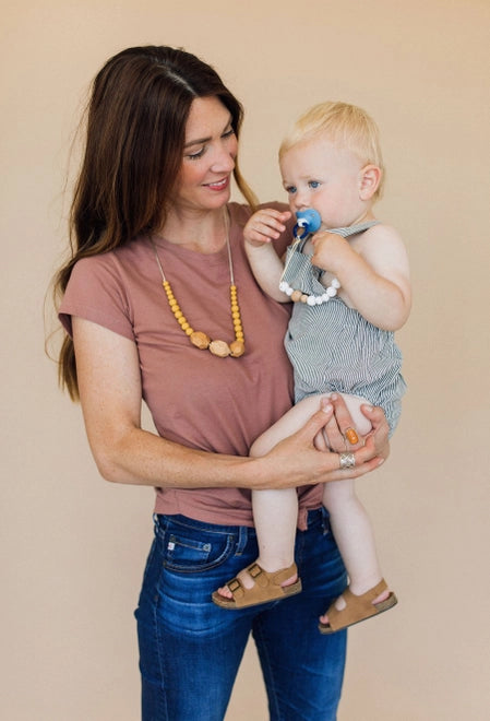 CHEWABLE CHARM CLASSIC PACIFIER CLIP | WOOD + MOONSTONE