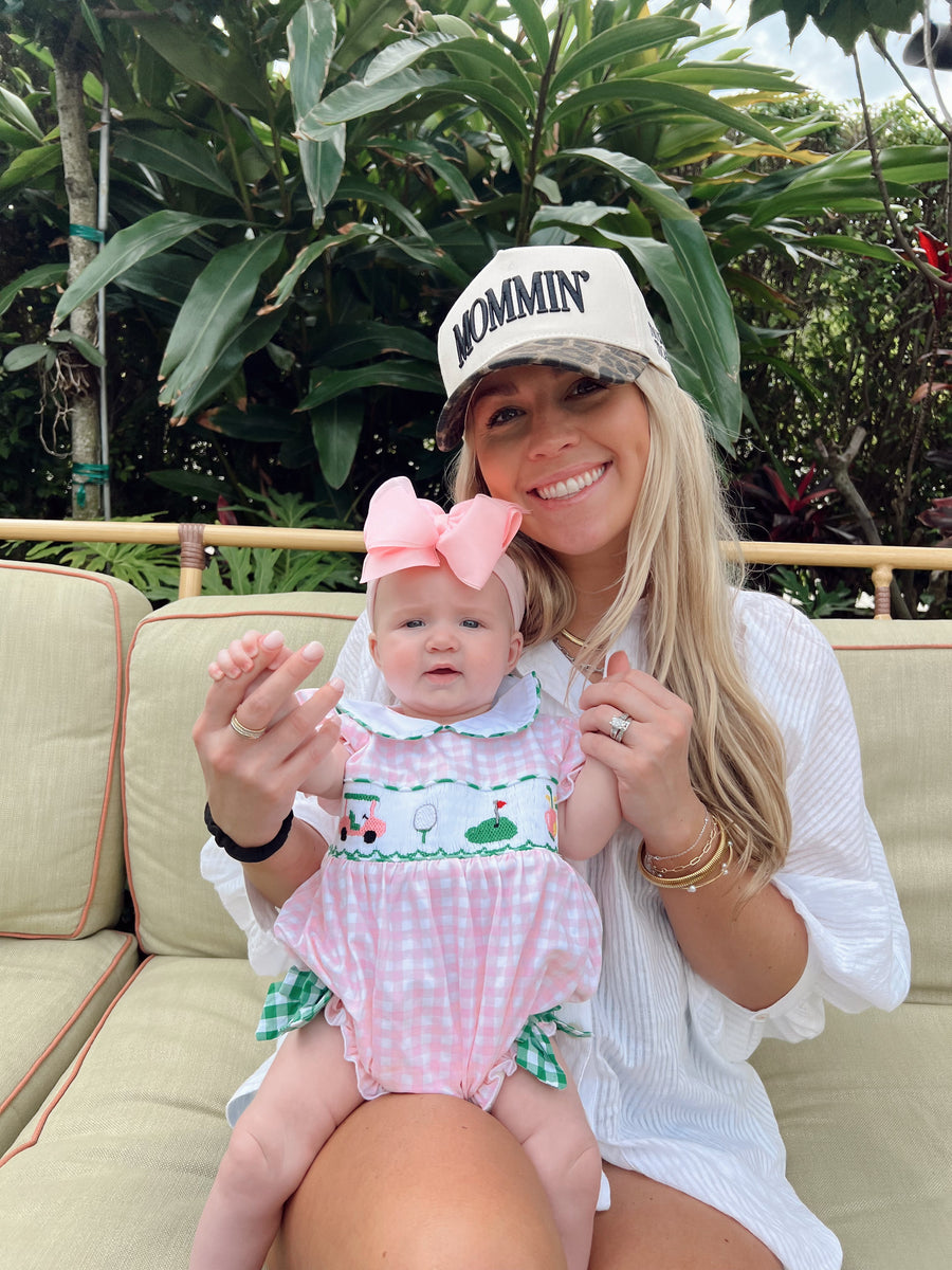 Mommin' - Vintage Trucker Hat