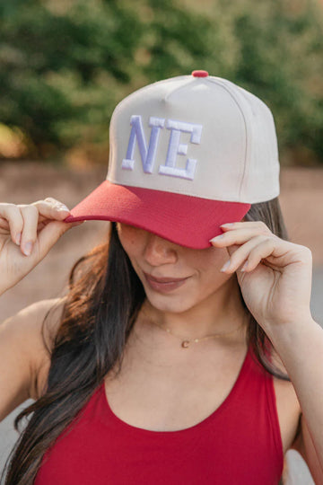 NE EMBROIDERED HAT | NATURAL + RED