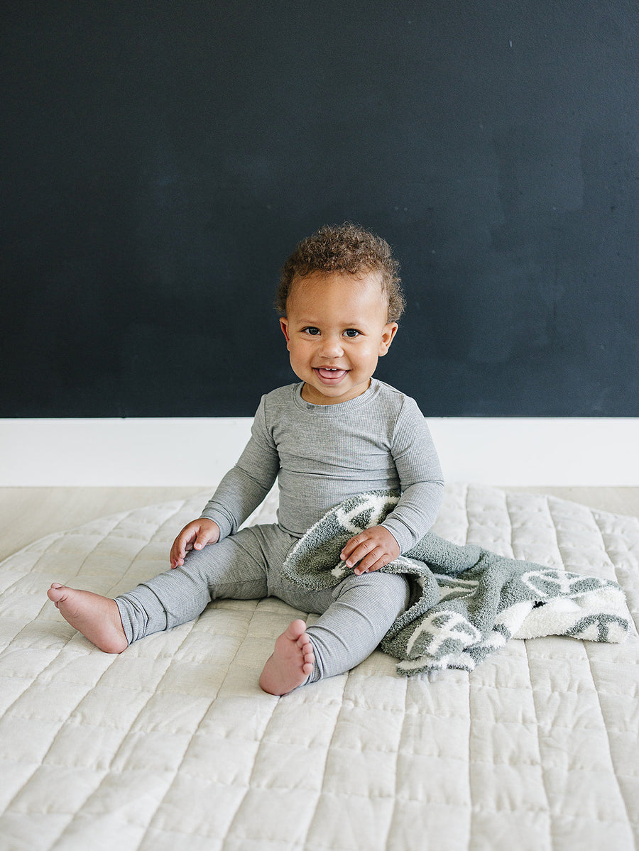 MEBIE BABY Heather Grey Ribbed Bamboo Cozy Set (COLLECTIVE)