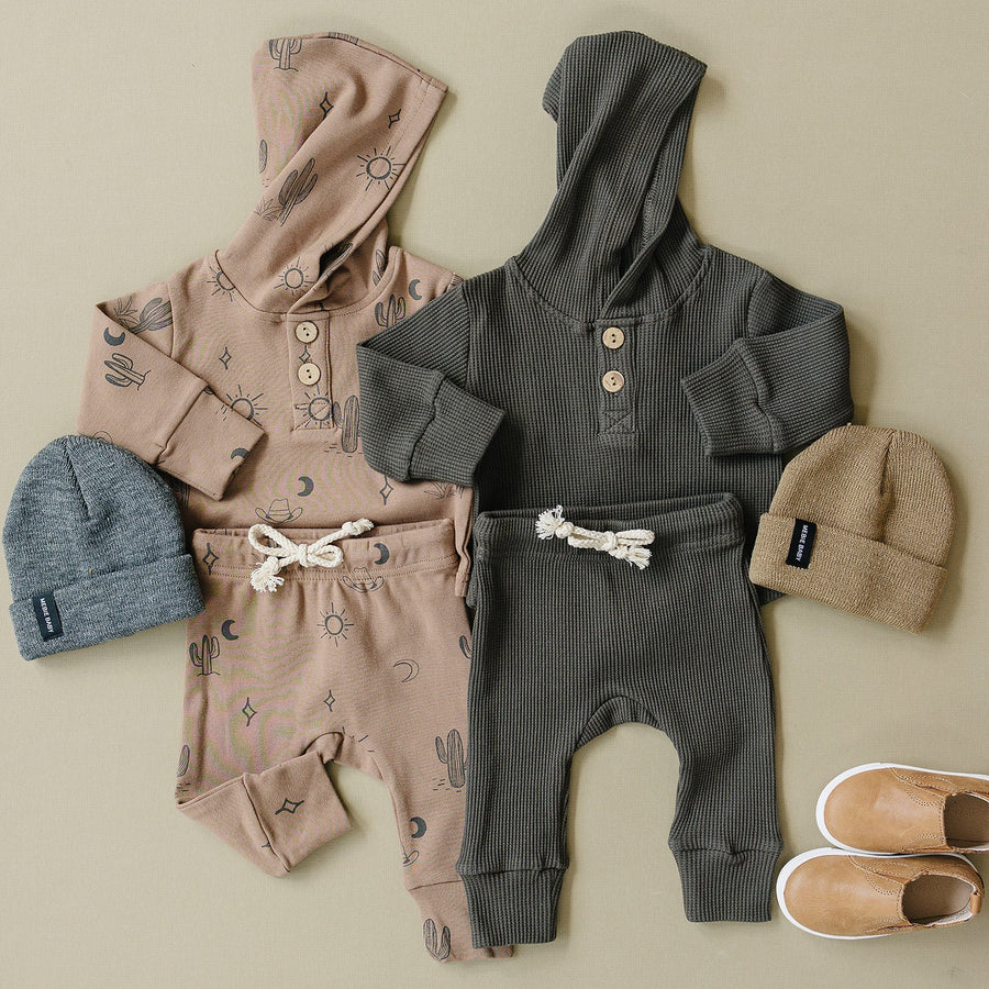 MEBIE BABY Charcoal Hooded Waffle Set (COLLECTIVE)