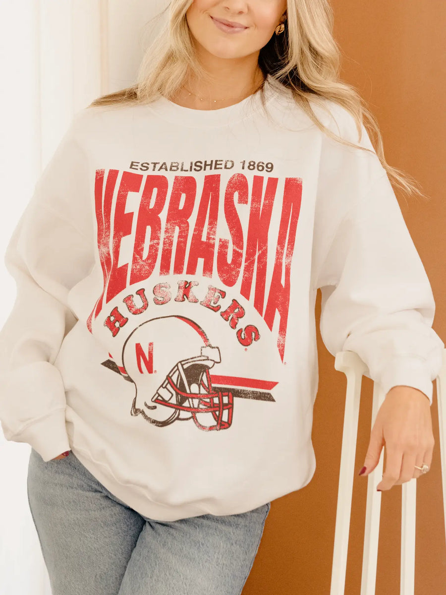 (PRE-ORDER) NEBRASKA HUSKERS HELMET THRIFTED SWEATSHIRT | WHITE