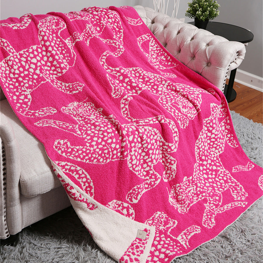 (PRE-ORDER) GONE CHEETAH CLOUD PLUSH BLANKET | HOT PINK