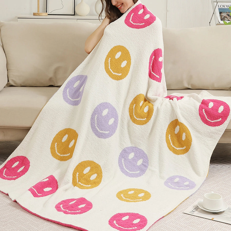 (PRE-ORDER) SMILEY FACE MULTICOLOR PLUSH BLANKET