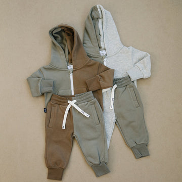 OLIVE+ SCOUT Dusty Zip Up Jogger Set (COLLECTIVE)