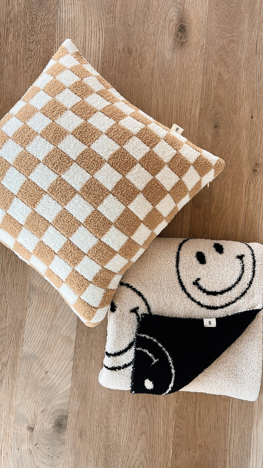 FOREVER FRENCH Just Smile Black & Ivory | Plush Blanket (COLLECTIVE)