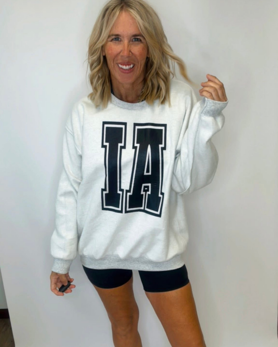 (PRE-ORDER) TEAM SPIRIT REVERSIBLE GRAPHIC SWEATSHIRT | CUSTOM GILDAN